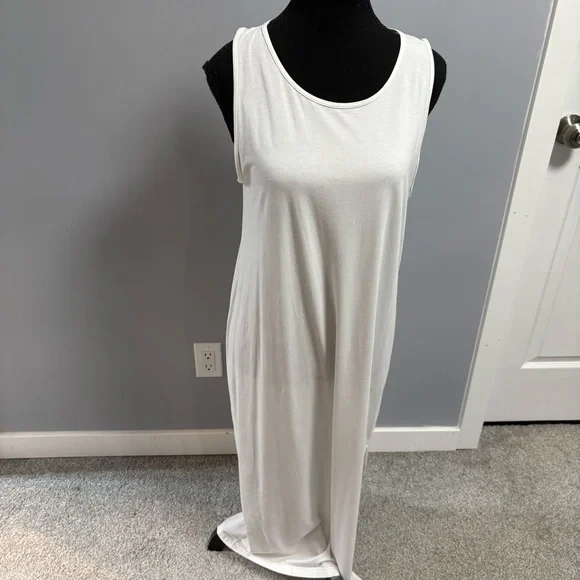 Aritzia - The Group Babaton Dress - Picture 1 of 7